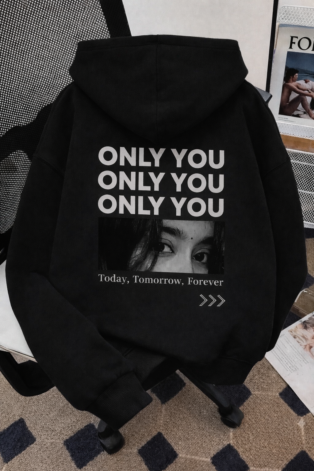 Costumize eyes T-shirt